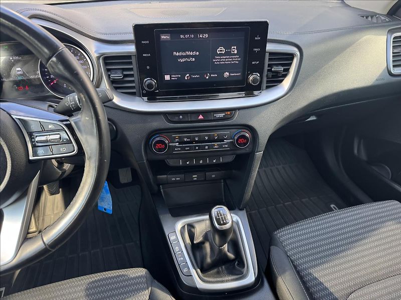 Kia Ceed 1,6 CRDI Exclusive ČR DPH - fotka 17 z 25