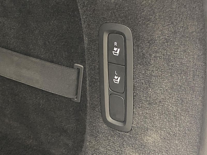 Volvo V90 D4 MOMENTUM AUT  - fotka 29 z 39