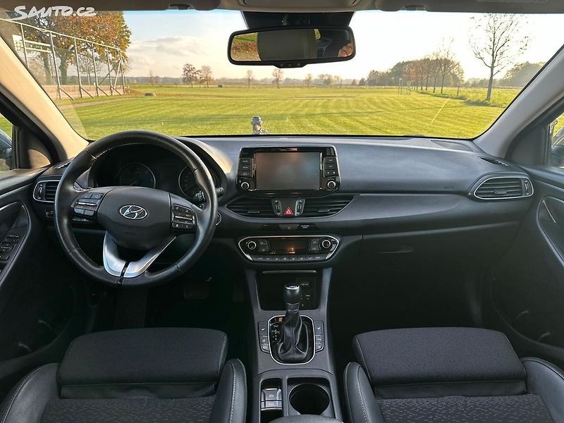 Hyundai i30 1.6 CRDI, 100 kW, Premium, aut - fotka 14 z 20