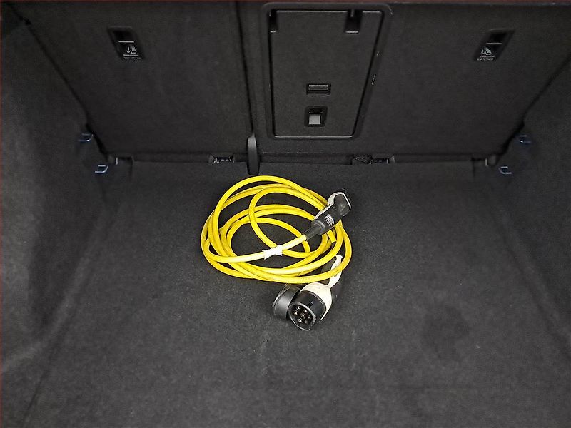 Volkswagen ID.4 (2020) 1st (82 kWh), SoH 92% - fotka 19 z 22