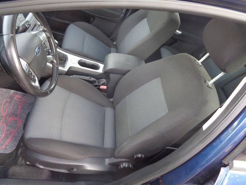 Ford Mondeo 2,0 - fotka 8 z 12
