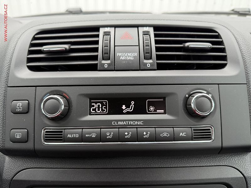 Škoda Fabia (2011) 1.2 TSi, Ambiente, +kola - fotka 13 z 18