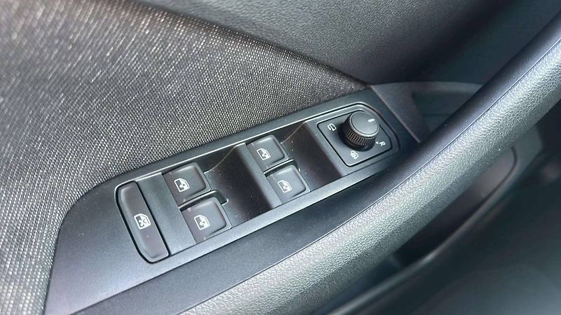 Škoda Scala Top Selection 1,0 TSI 85kW MT6 - fotka 18 z 27