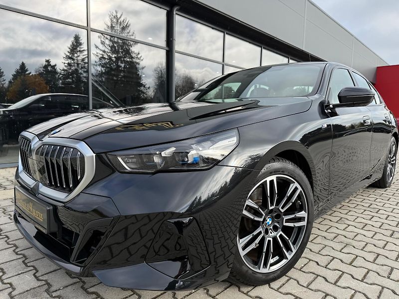 BMW Řada 5 (2024) 520D 145kW M-PAKET LED KAMERA! - fotka 1 z 3