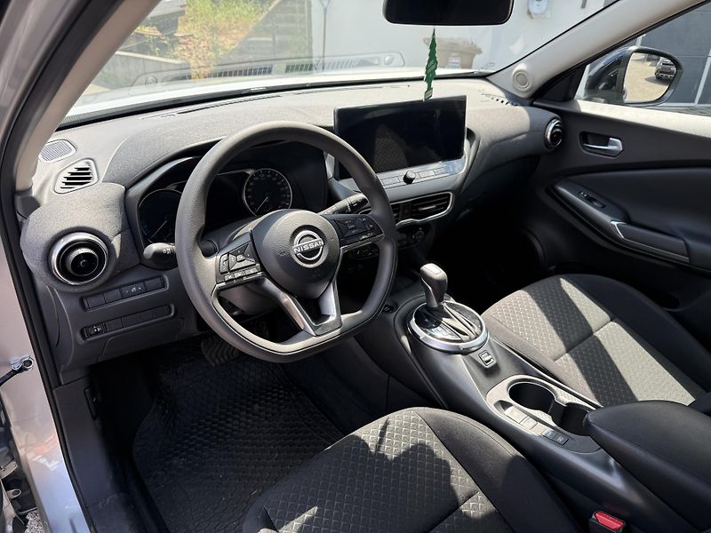 Nissan Juke 1.6l Hybrid 69 kW - fotka 15 z 26