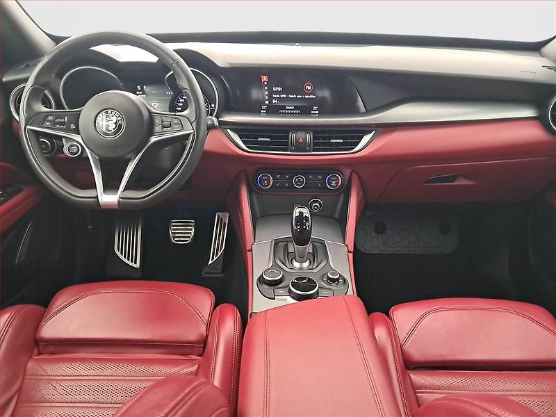 Alfa Romeo Stelvio (2019) 2.0 Turbo Q4, 4X4, Automat - fotka 8 z 17