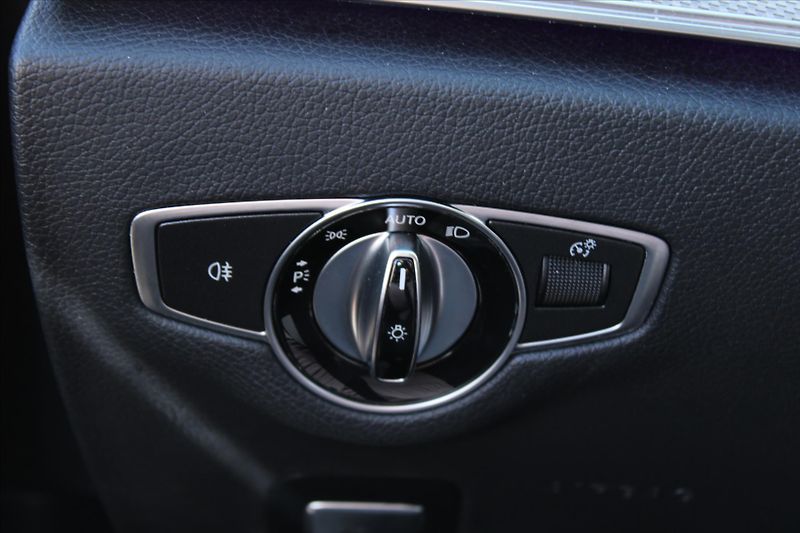 Mercedes-Benz Třídy E 200D AVANTGARDE SERVIS. KN. - fotka 17 z 30