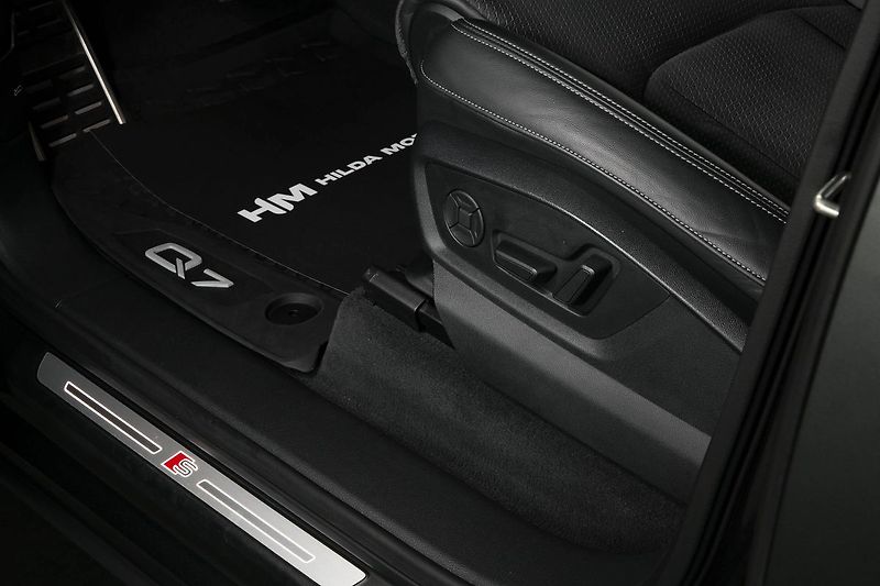 Audi Q7 3.0TDI 210kW S-Line 7míst Weba - fotka 20 z 42