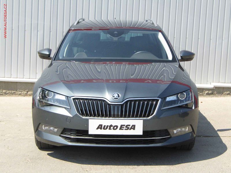 Škoda Superb (2018) 1.8 TSi, Style, DSG, Webasto - fotka 2 z 24