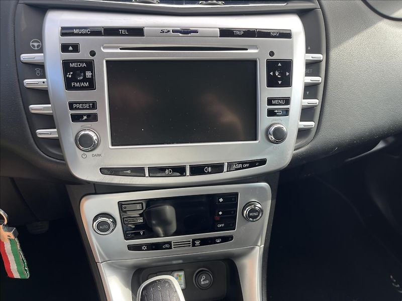 Lancia Delta 1,4 i 110 KW KLIMA ALU STK9/28 - fotka 16 z 35