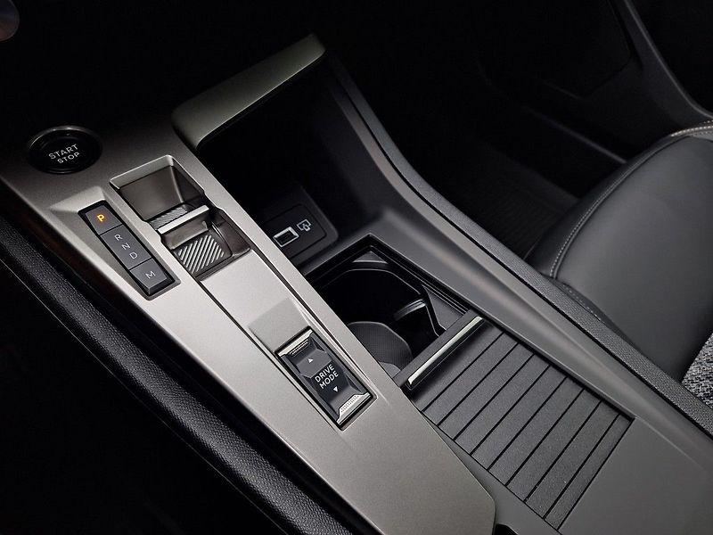 Peugeot 308 (2026) SW STYLE Hybrid 145 e-DCS6 - fotka 17 z 20