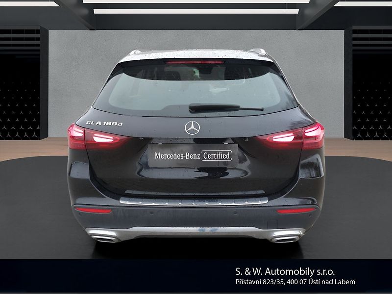 Mercedes-Benz GLA GLA180d - fotka 6 z 26
