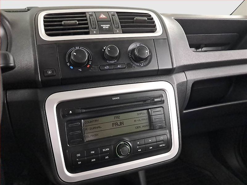 Škoda Fabia (2009) 1.2, nová STK, jezdí výborně - fotka 12 z 15