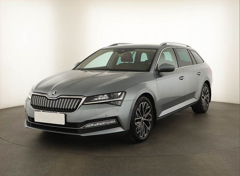Škoda Superb (2020) Laurin&Klement iV 1.4 TSI PHEV - fotka 2 z 22