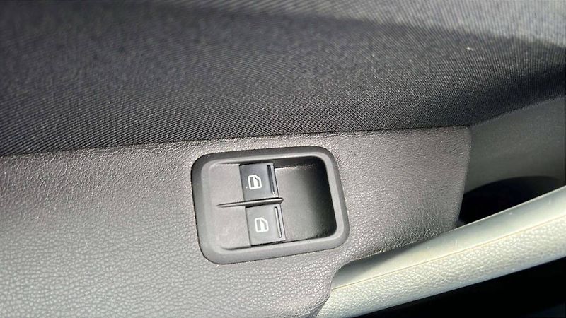 Škoda Yeti 1,2 TSI MT6 (77kW)/6008 - fotka 22 z 38