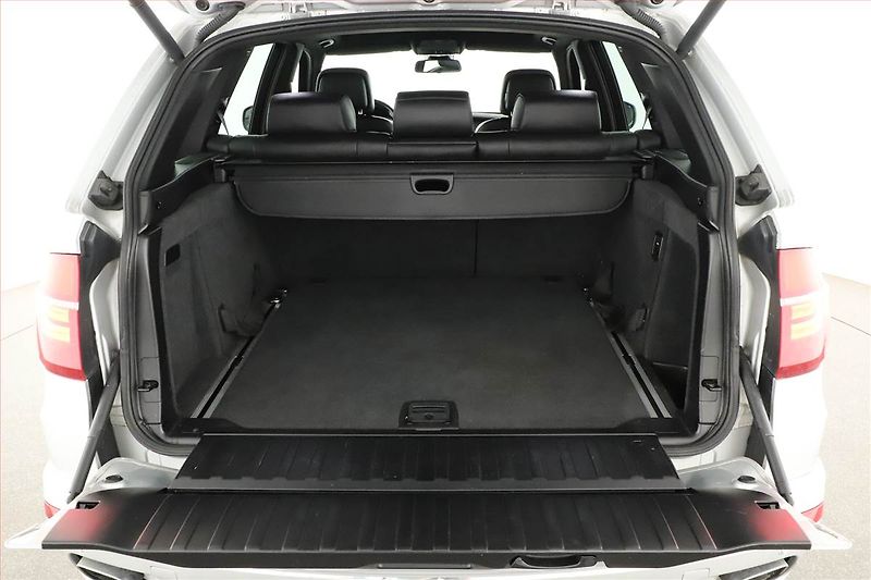 BMW X5 (2011) M Paket xDrive40d, 4X4 - fotka 11 z 20