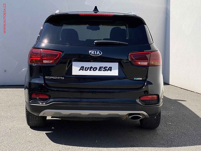 Kia Sorento (2018) 2.2 CRDi 4x4, Platinum, AT - fotka 5 z 22