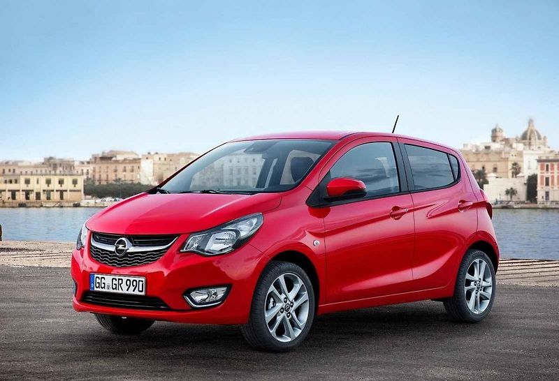 Autosalony ojetých aut Škoda jsou dnes často k nerozeznání od těch, kde se prodávají nová auta