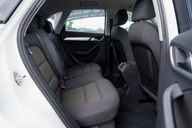 Audi Q3 2.0 TDI Quattro/automat/180 PS - fotka 28 z 38