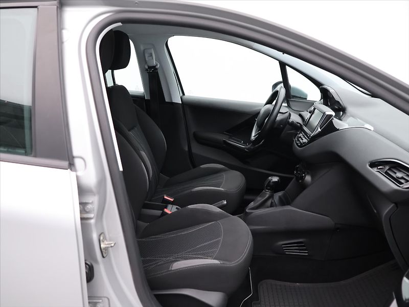 Peugeot 208 1,2 PT 60kW Klima CZ LPG - fotka 11 z 26
