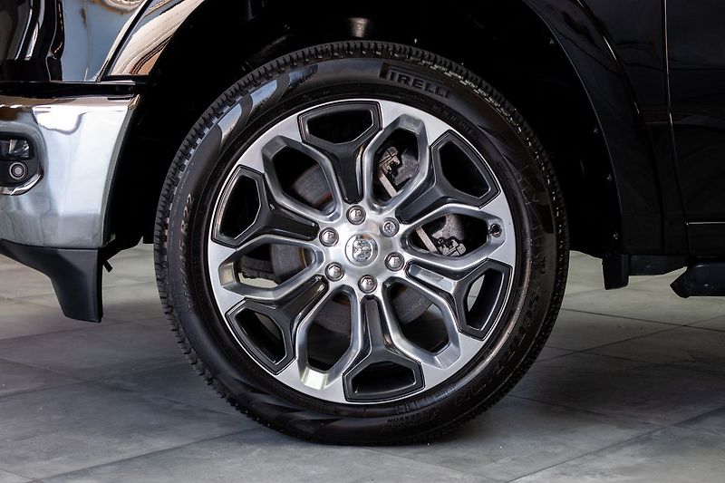 Dodge RAM 5.7 HEMI*LIMITED*AIR*LPG*ČR 1M - fotka 39 z 48
