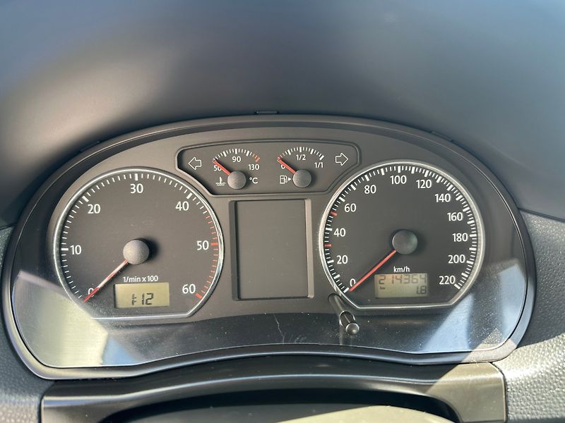Volkswagen Polo (2007) 1.9Tdi 74kw Highline - fotka 13 z 22