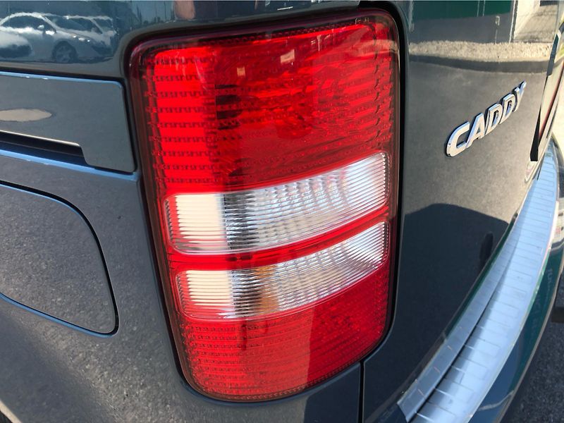 Volkswagen Caddy 1.6 TDi TRENDLINE - fotka 25 z 27