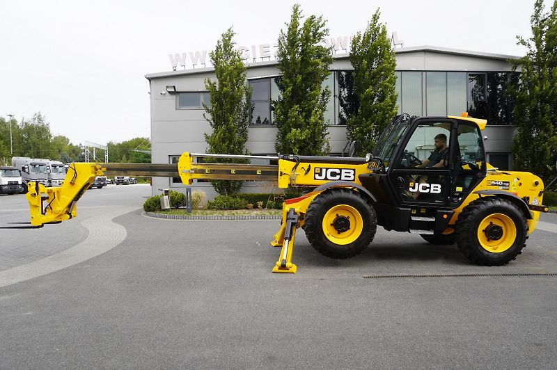 JCB (2019) 540-140 telescopic loader  - fotka 17 z 24