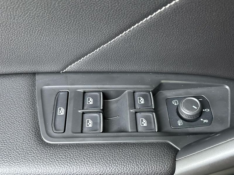Volkswagen Tiguan R-Line 4MOT DSG - fotka 21 z 31