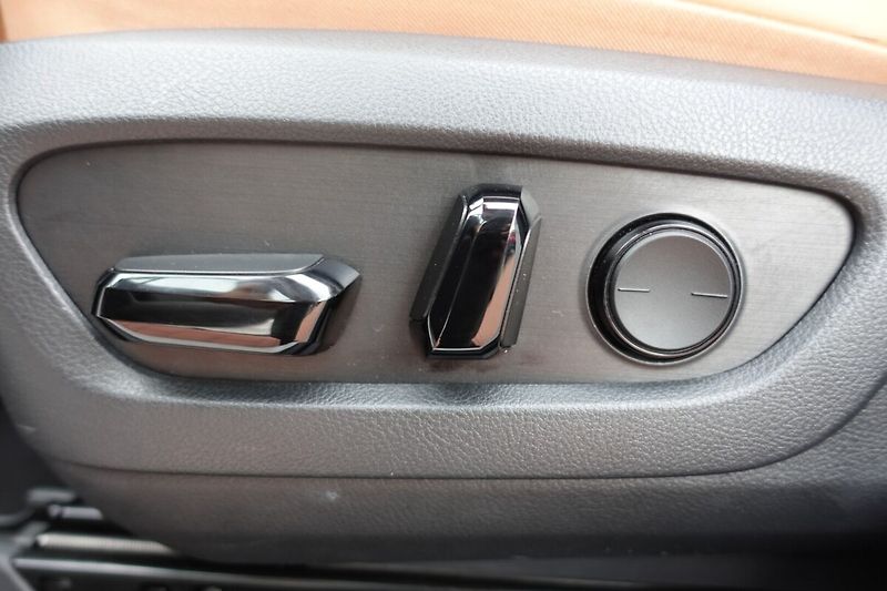 Lexus NX 350h NX350h Executive Top 4x4 - fotka 20 z 35
