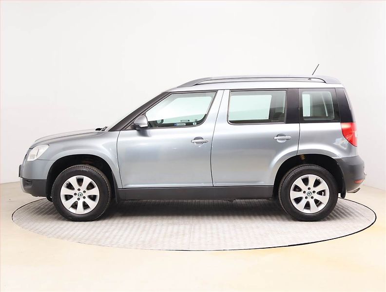 Škoda Yeti (2011) 2.0 TDI, Park. senzory - fotka 3 z 16