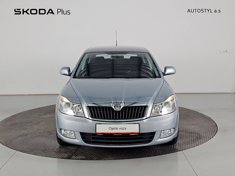 Škoda Octavia (2011) 1.6TDI 77kW Ambiente plus - fotka 4 z 20