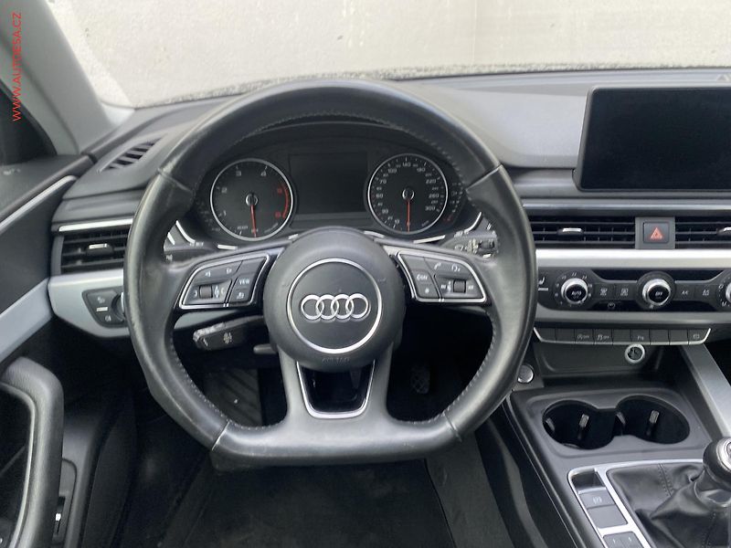 Audi A4 (2017) 2.0 TDi, Bixen, navi - fotka 11 z 19