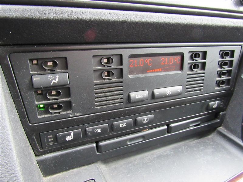 BMW Řada 5 2,5 525i Steptronic Exklusiv - fotka 15 z 28