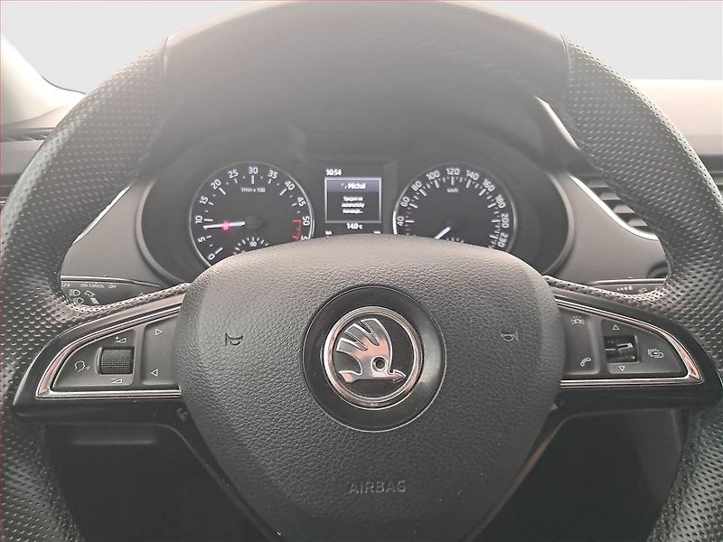 Škoda Octavia (2015) 1.6 TDI, Bi-Xenony, Tempomat - fotka 16 z 16