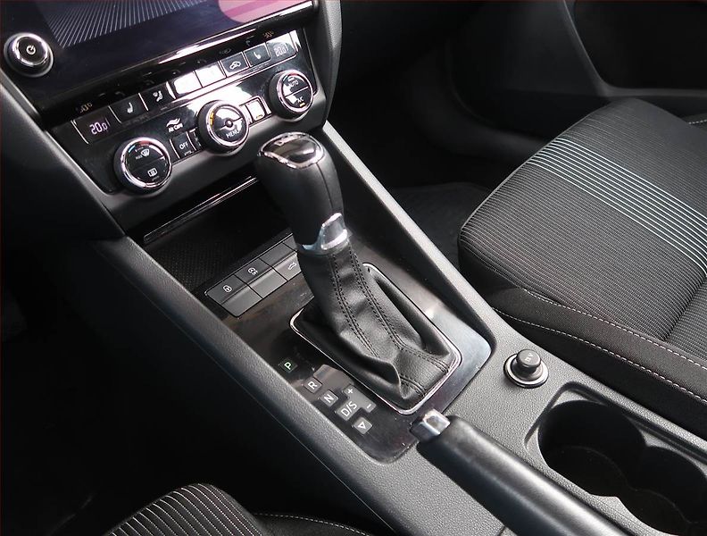 Škoda Octavia (2018) Style 1.5 TSI, Automat, Navi - fotka 13 z 21