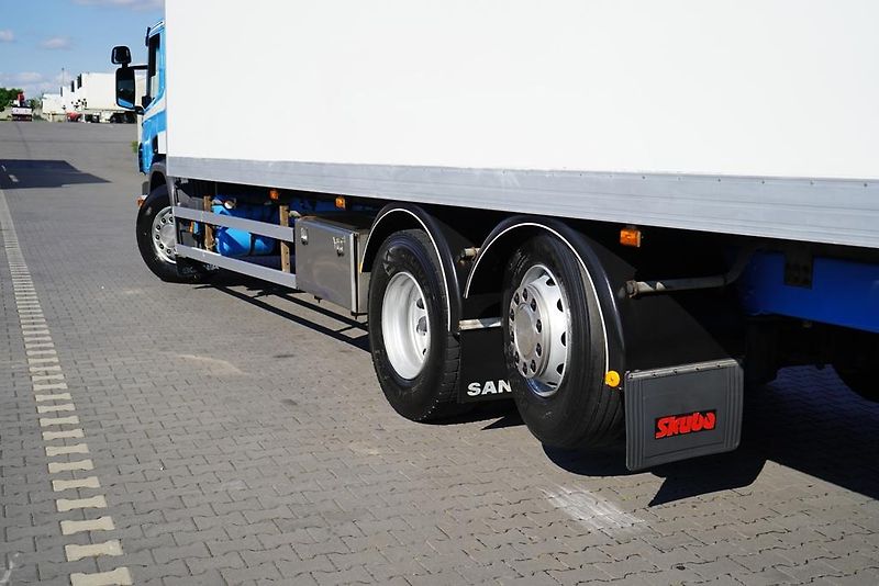 Scania (2009) R 380 / E 5 / CHŁODNIA + WINDA - fotka 44 z 44