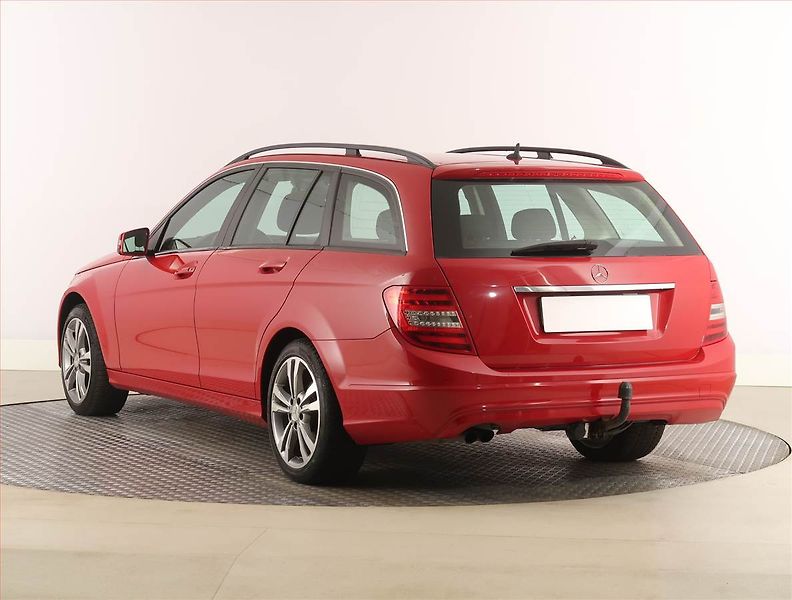 Mercedes-Benz Třídy C (2012) C 200 CDI, Navi, Xenony - fotka 4 z 20