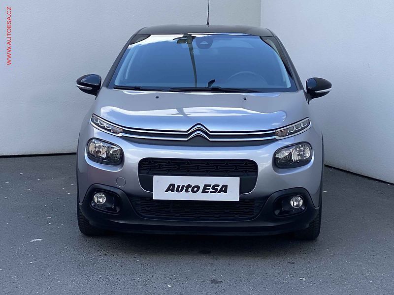 Citroën C3 (2019) 1.2 PT, Shine, AT, navi - fotka 2 z 15