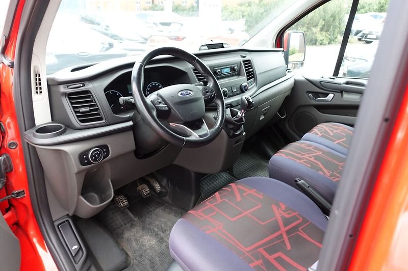 Ford Transit Custom 2.0EcoBlue 96kW Van 6míst Tren - fotka 9 z 27