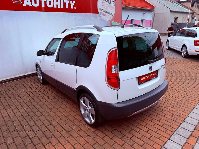 Škoda Roomster 1.2 TSi Scout, Pano, Serviska - fotka 8 z 23