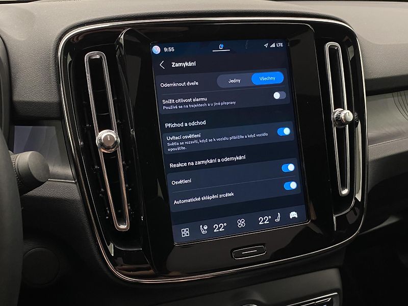 Volvo C40 PURE ELECTRIC TWIN ENGINE PLUS - fotka 50 z 57