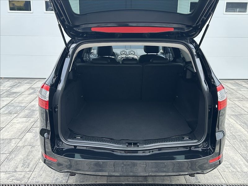 Ford Mondeo 2,3 160PS  Titanium A/T - fotka 38 z 46
