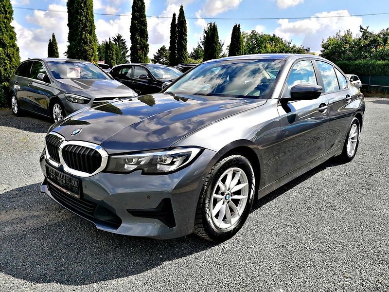BMW Řada 3 (2020) 2.0 318D  A/T,Kůže,Ambient. - fotka 2 z 31