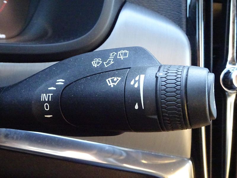 Volvo V90 D4 140kW BUSINESS PLUS DPH - fotka 19 z 32