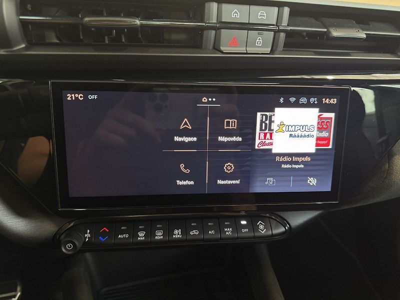 Alfa Romeo Junior (2025) Ibrida Q4 Speciale 1.2 Turbo H - fotka 9 z 22