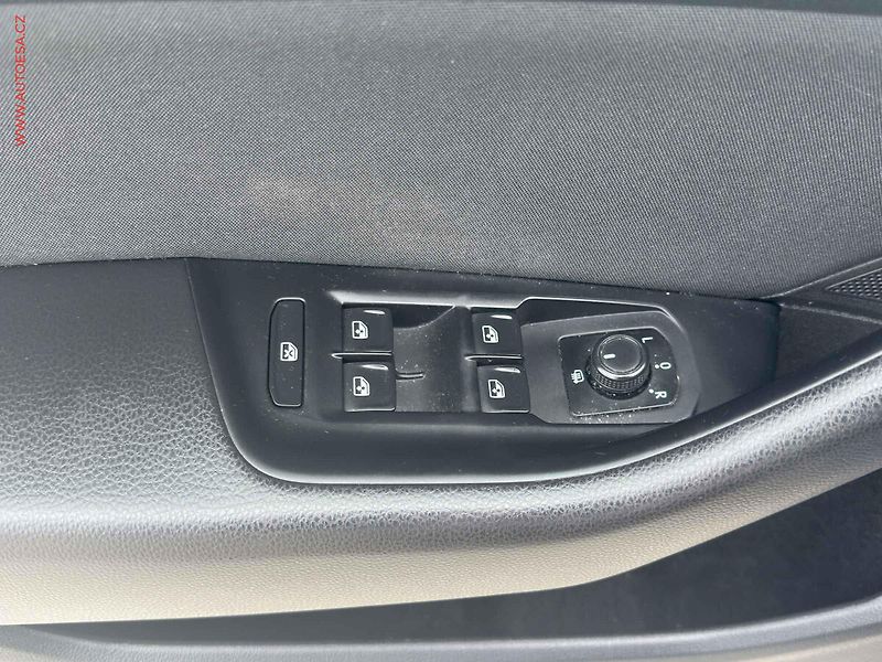 Volkswagen Passat (2019) 2.0 TDi, 2.maj, DSG, navi. - fotka 11 z 26