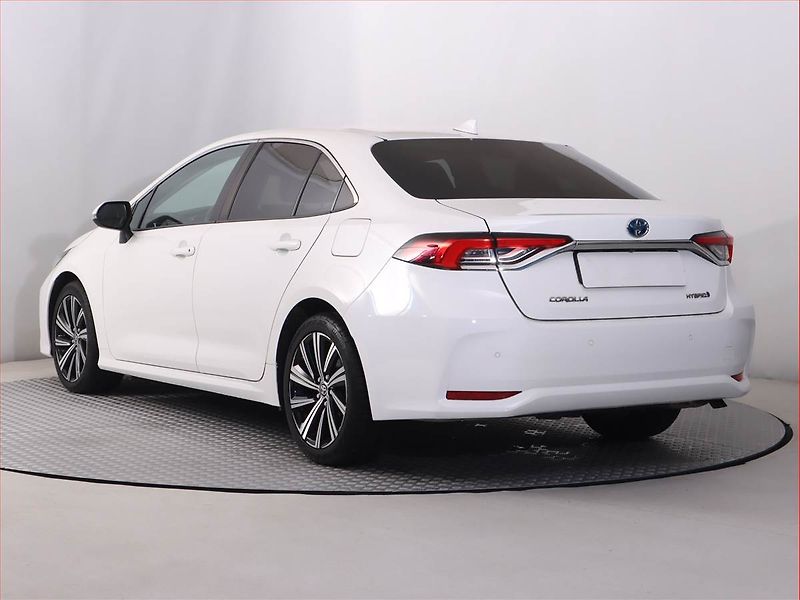 Toyota Corolla (2022) Comfort 1.8 Hybrid - fotka 4 z 21
