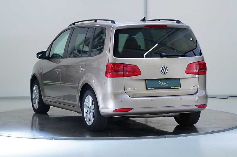 Volkswagen Touran - fotka 7 z 24