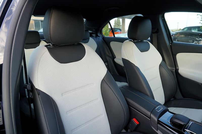 Mercedes-Benz Třídy A A 180d AMG/7AT/kůže/Designo/ČR - fotka 25 z 37